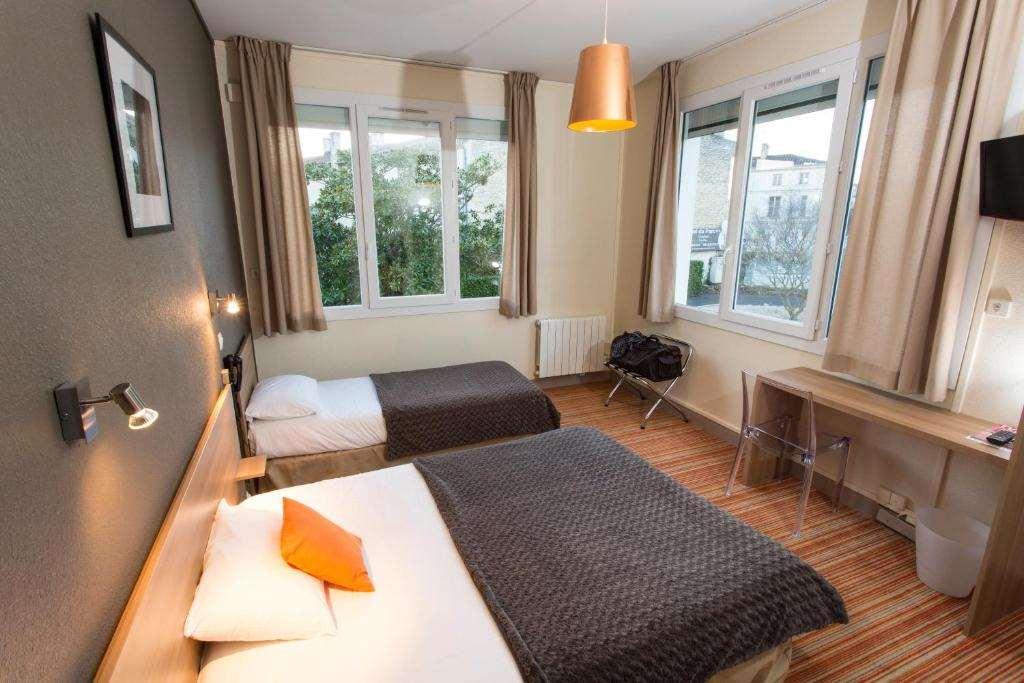 Brit Hotel Du Parc Niort Centre-Parking Gratuit Pokoj fotografie
