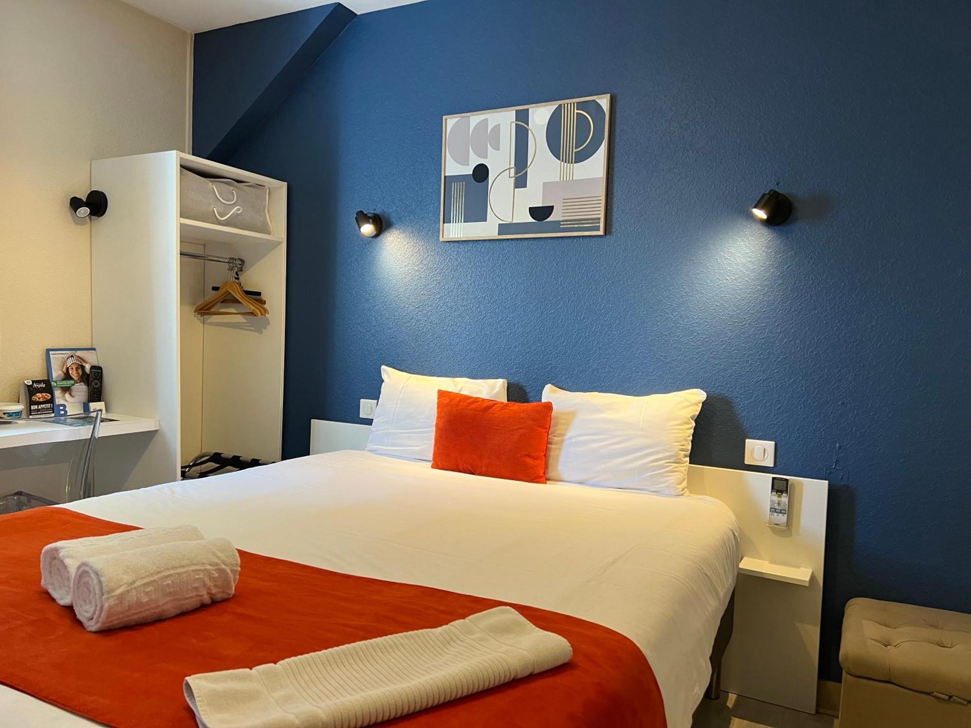 Brit Hotel Du Parc Niort Centre-Parking Gratuit Exteriér fotografie