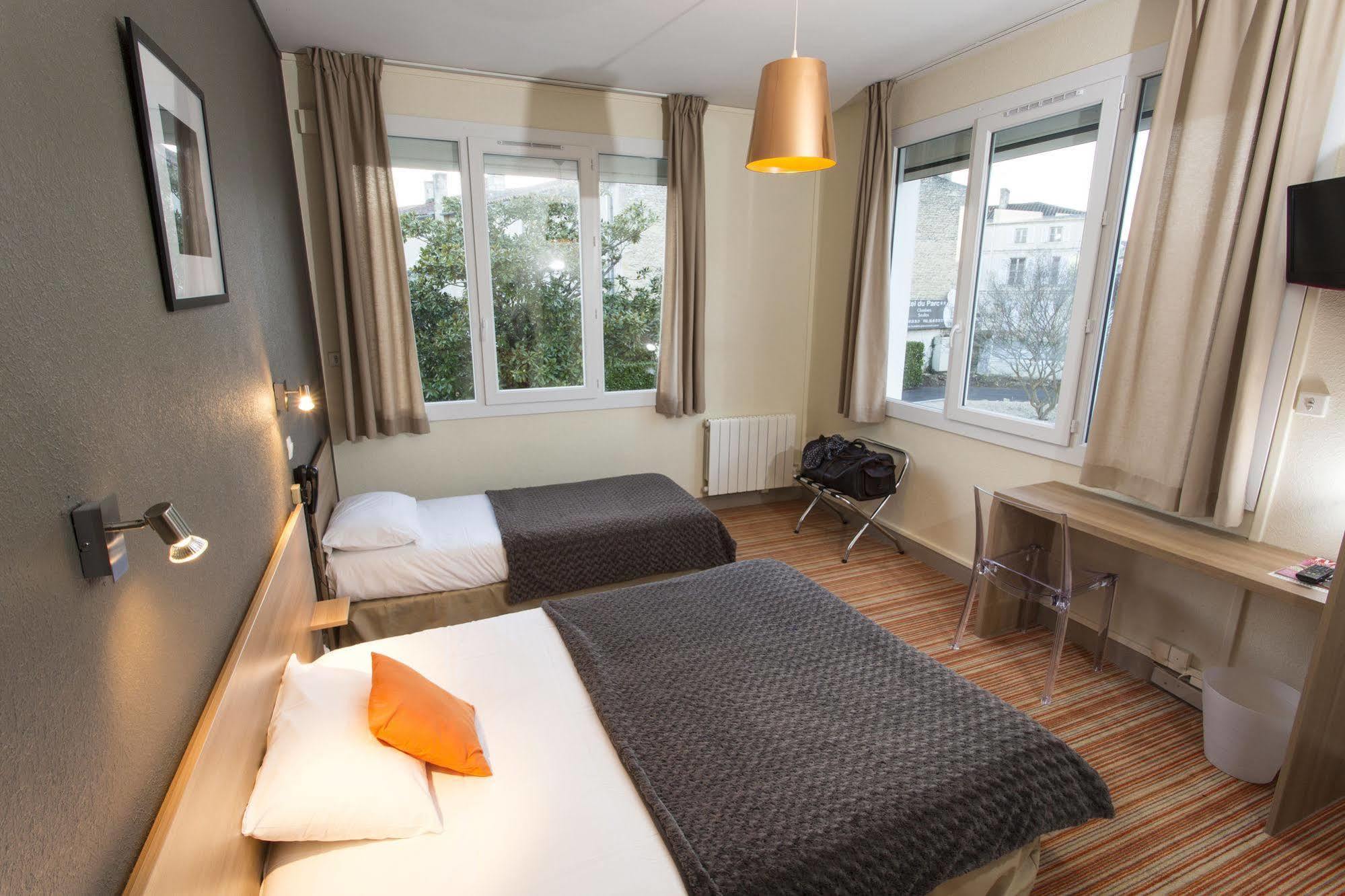 Brit Hotel Du Parc Niort Centre-Parking Gratuit Exteriér fotografie