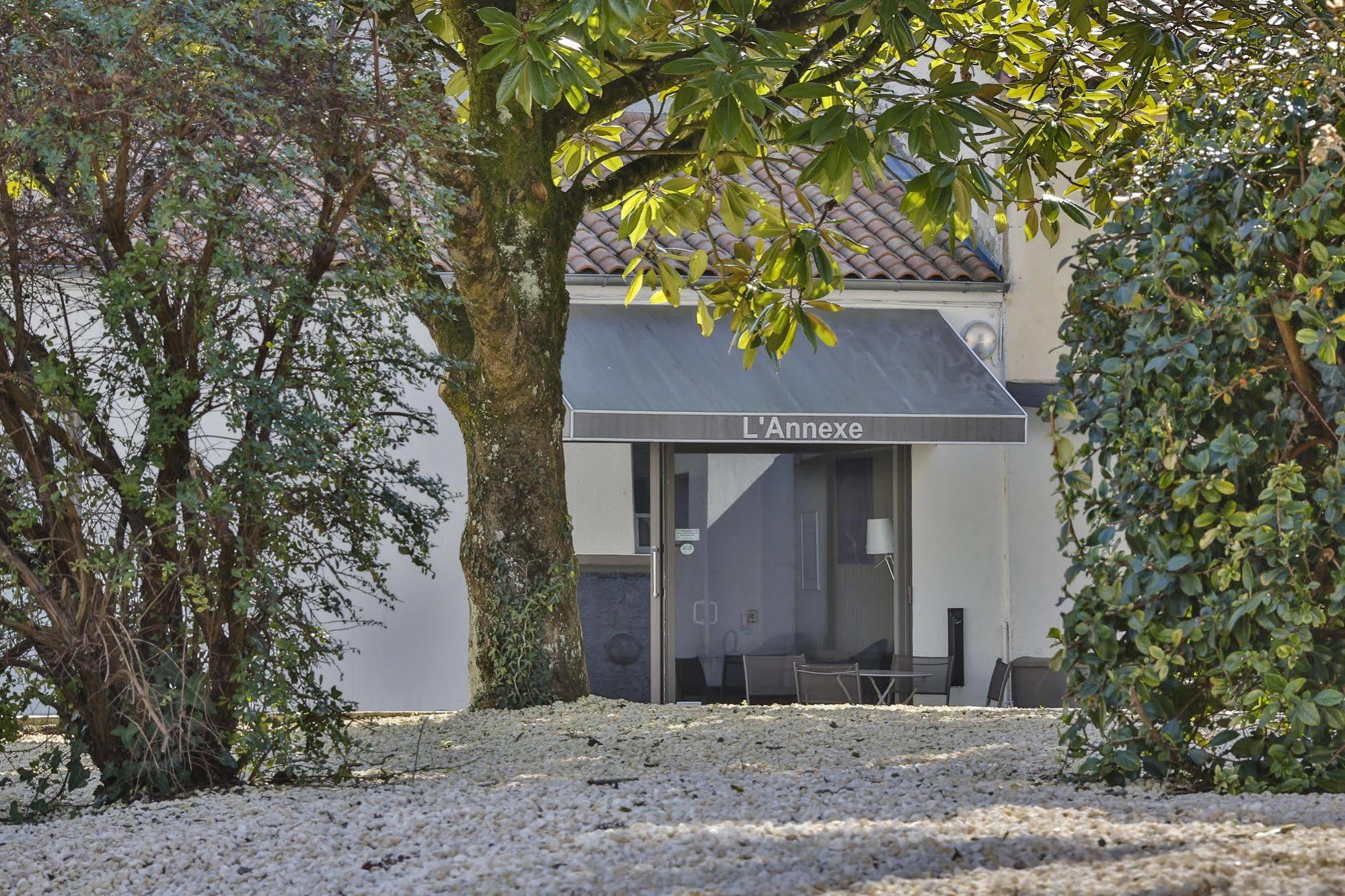 Brit Hotel Du Parc Niort Centre-Parking Gratuit Exteriér fotografie